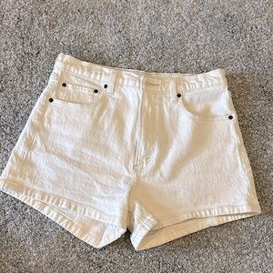 Abercrombie and Fitch the mom shorts high rise